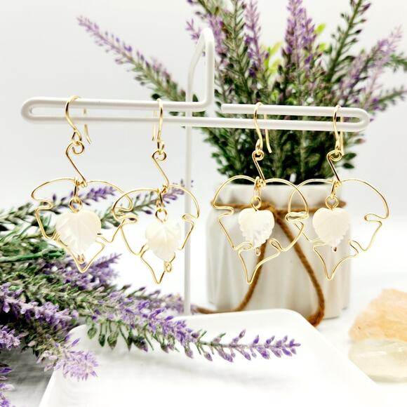 Handmade Gold Wire Leaf Shell Dangle Earrings / Minimalist Earrings / Boho Chic - Picture 12 of 13